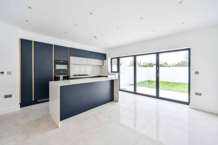 4 Bedroom Property For Sale In Tayben Avenue, Twickenham, TW2