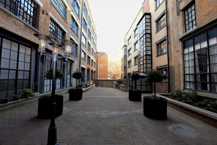 3 Bedroom Flat To Rent In Long Lane, London, SE1