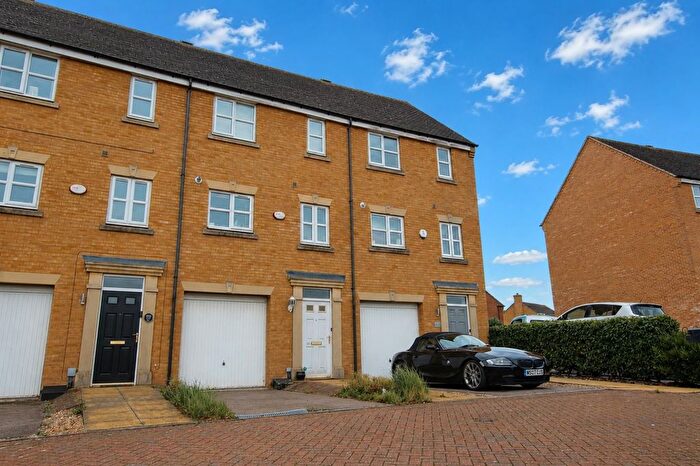 3 Bedroom Town House To Rent In Hargate Way, Hampton Hargate, Peterborough, PE7