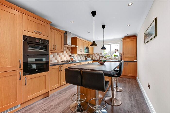 2 Bedroom Flat To Rent In Oakwood Grange, Oatlands Chase, Weybridge, KT13