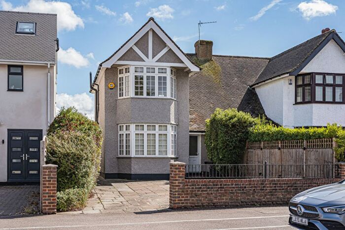 3 Bedroom Semi-Detached House To Rent In Shepherds Lane, Dartford, DA1