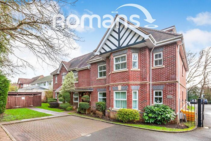 2 Bedroom Flat To Rent In Tudor Court, London Road, Windlesham, GU20