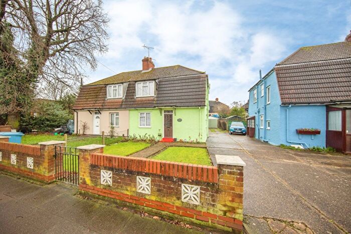 3 Bedroom Semi Detached House For Sale In Felixstowe Road, Ipswich, Suffolk, IP3