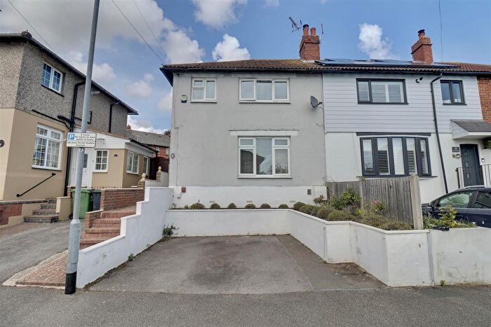 3 Bedroom End Terrace House For Sale In Hythe Road, Portsmouth, PO6