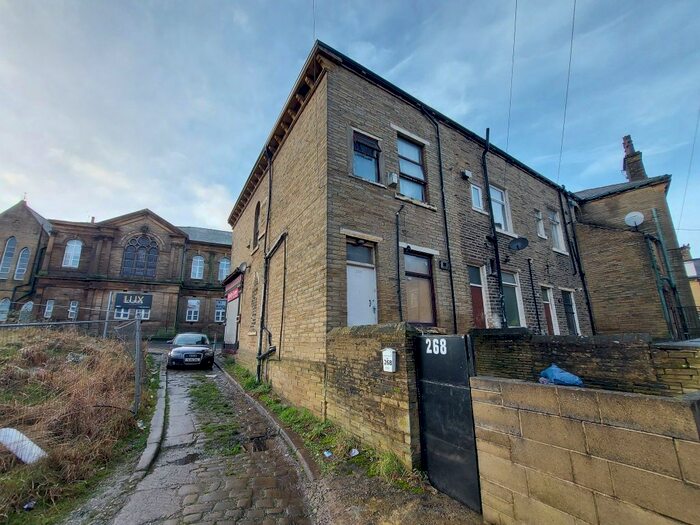 2 Bedroom Flat To Rent In Lumb Lane, Manningham, Bradford, BD8