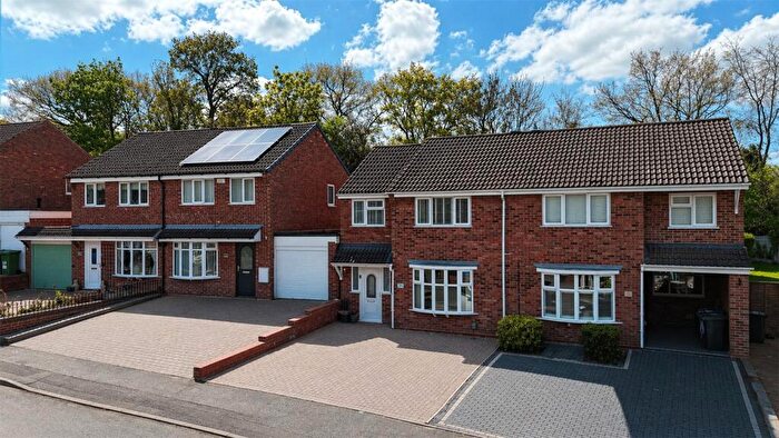 3 Bedroom Semi Detached House For Sale In Merganser, Wilnecote, Tamworth, Staffordshire, B77