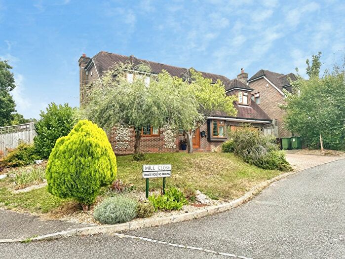 4 Bedroom Detached House For Sale In Mill Close, Staplecross, Robertsbridge, East Sussex, TN32