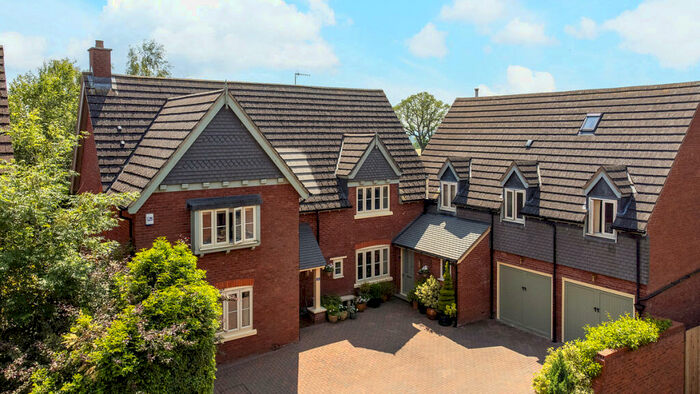 7 Bedroom Detached House For Sale In Badger Brook Lane, Astwood Bank, Worcestershire, B96