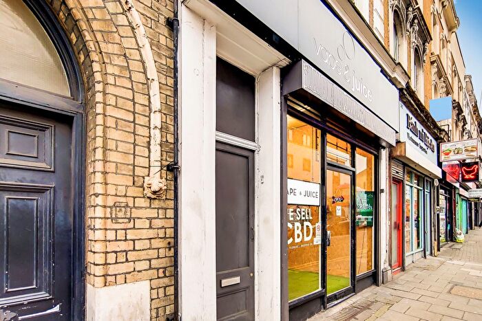 2 Bedroom Flat To Rent In London, E8