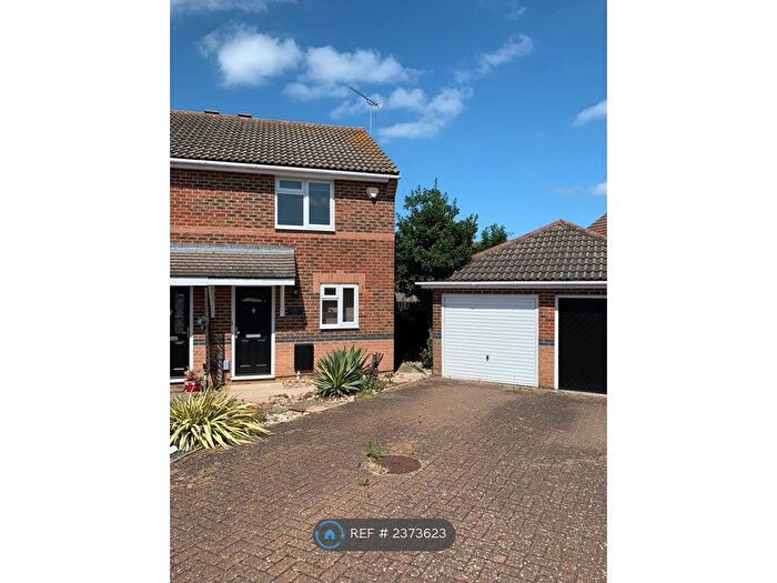 2 Bedroom Semi-Detached House To Rent In Shorefields, Rainham, Gillingham, ME8