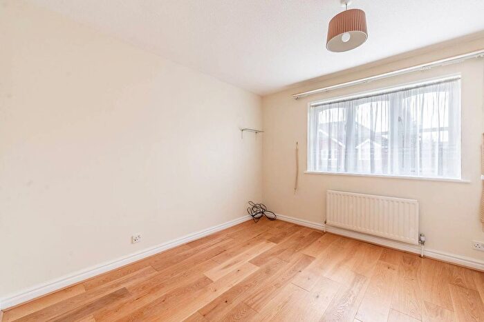 3 Bedroom End Terrace House To Rent In Kingfisher Close, Harrow Weald, Harrow, HA3