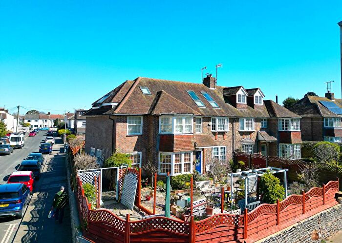 2 Bedroom Apartment For Sale In Thurlow Road, Worthing, BN11