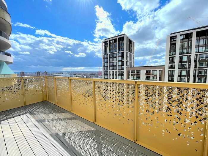 2 Bedroom Flat To Rent In Parkside Apartments, Cascade Way, London, W12