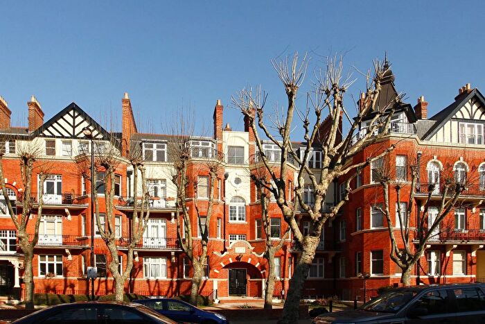 2 Bedroom Flat For Sale In Elgin Avenue, Maida Vale, London, W9
