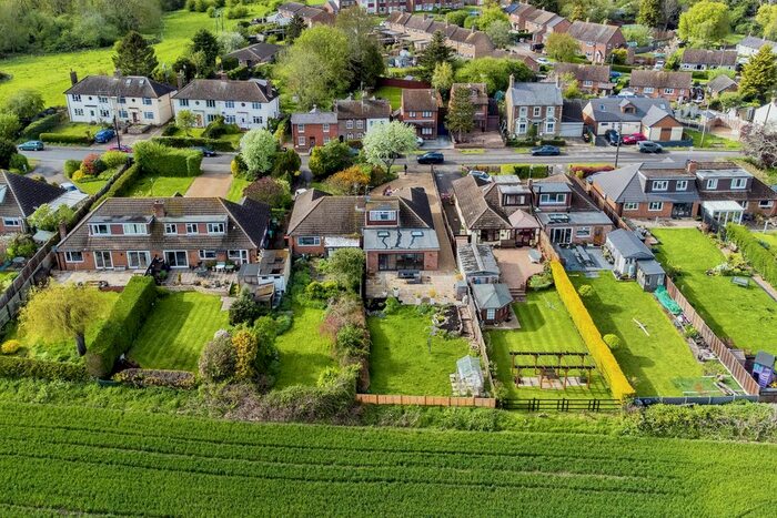 3 Bedroom Bungalow For Sale In Stanbridge Road, Tilsworth, Leighton Buzzard, Bedfordshire, LU7