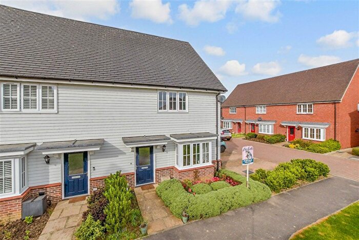 3 Bedroom Semi Detached House For Sale In Blossom Way, Marden, Tonbridge, Kent, TN12