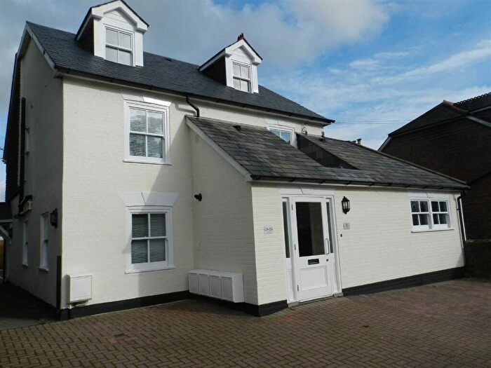 2 Bedroom Flat To Rent In High Street, Newick, BN8