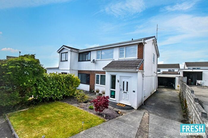 3 Bedroom Semi Detached House For Sale In Mabon Close, Gorseinon, Swansea, SA4