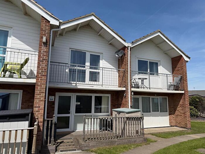 3 Bedroom Chalet For Sale In Waterside Park, The Street, Corton, NR32