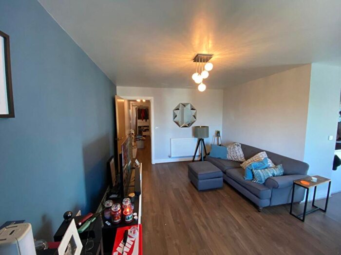 2 Bedroom Flat To Rent In Sandygate, Burnley, BB11