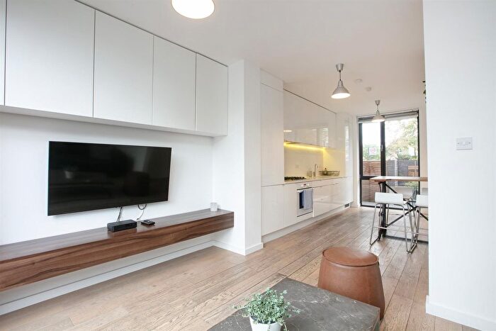 2 Bedroom Terraced House For Sale In Asylum Road, Peckham, SE15