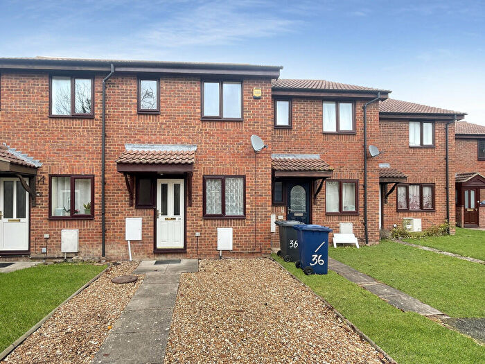 2 Bedroom Terraced House To Rent In Violet Close, Cambridge, CB1