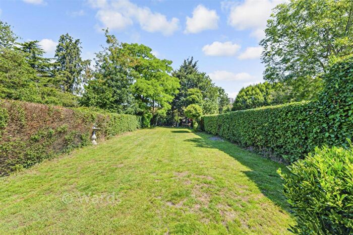4 Bedroom Semi-Detached House For Sale In Rydal Drive, Bexleyheath, Kent, DA7