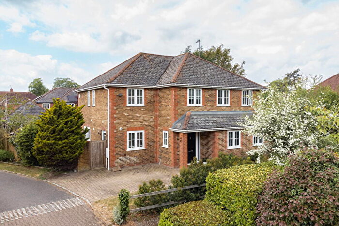 5 Bedroom Detached House For Sale In Damask Close, Tring, Hertfordshire, HP23