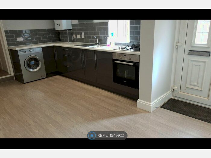 Studio To Rent In Lodge Road/Mayday Road, Croydon, CR0