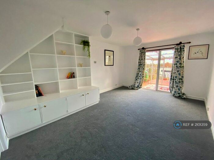 2 Bedroom Terraced House To Rent In Warren Drive, Lewes, BN7