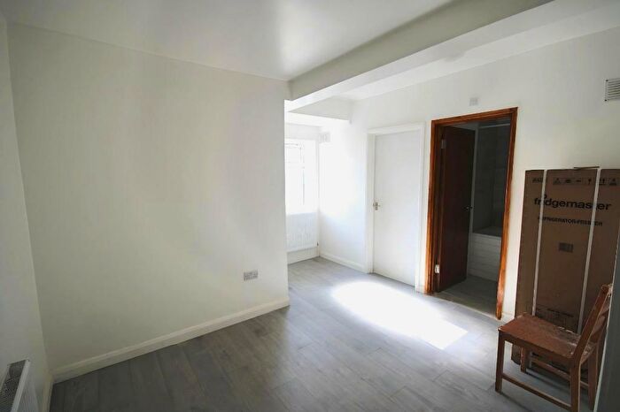 1 Bedroom Flat To Rent In Park Avenue, Wembley, NW10