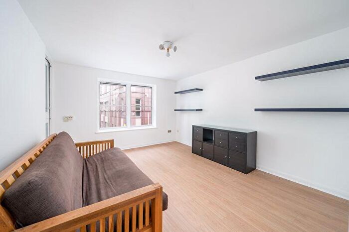 1 Bedroom Flat To Rent In Brookes Court, Baldwins Gardens, London, EC1N