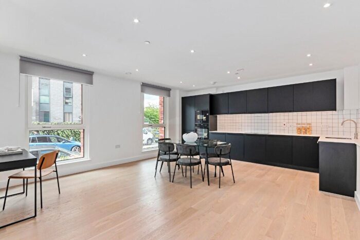 3 Bedroom Apartment To Rent In Quest House, Escapade Place, London, E14