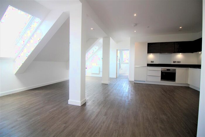 2 Bedroom Flat To Rent In Millennium Way, Bracknell, RG12