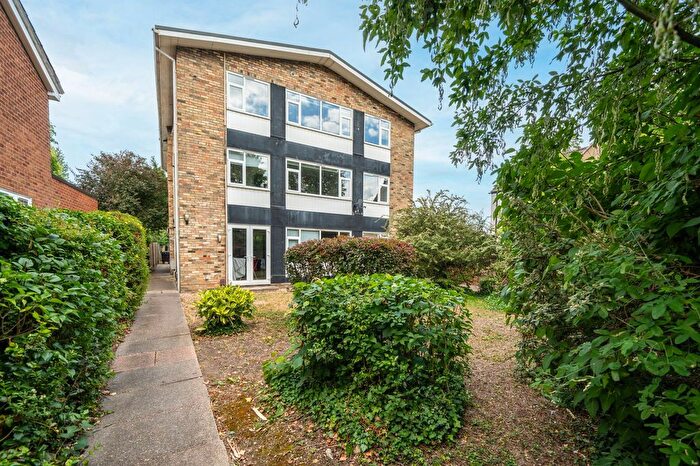 2 Bedroom Flat For Sale In Union Lane, Cambridge, CB4