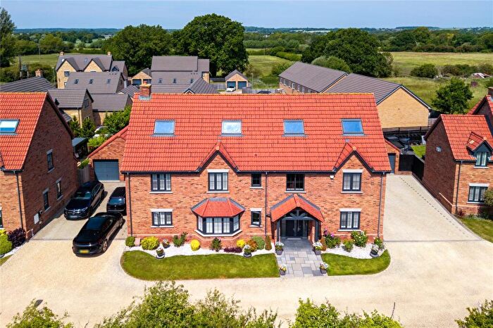 6 Bedroom Detached House For Sale In Hayfield Close, Flitton, Bedfordshire, MK45