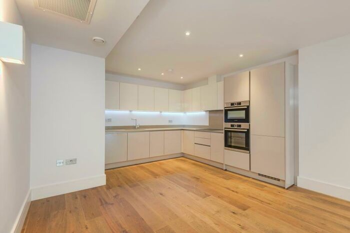 2 Bedroom Flat To Rent In Camden High Street, Camden, NW1