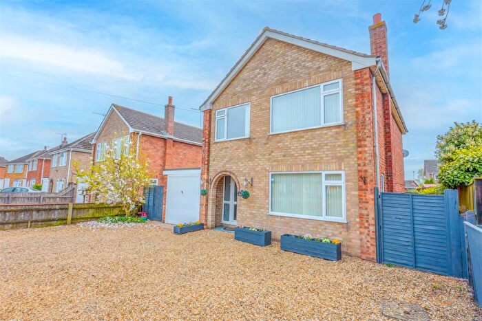3 Bedroom Detached House For Sale In Manor Drive, Holbeach, Spalding, PE12