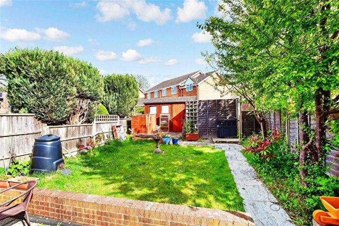 3 Bedroom Semi Detached House For Sale In Crofton Close, Waterlooville, Hampshire, PO7