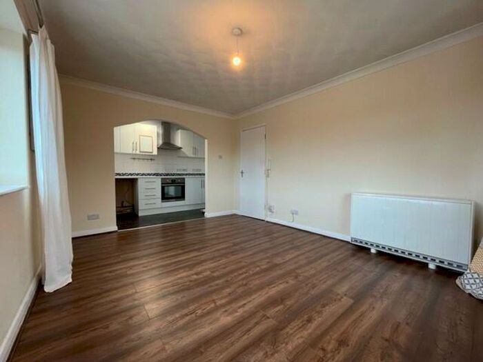 2 Bedroom Flat To Rent In Mill Lane, Heighington, LN4