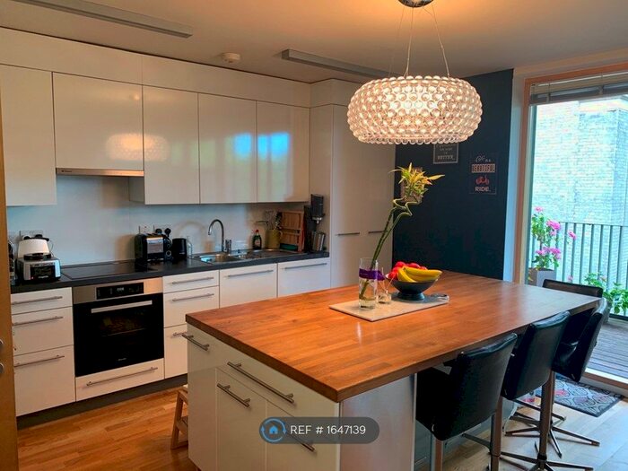 2 Bedroom Flat To Rent In St. James's Road, London, SE16