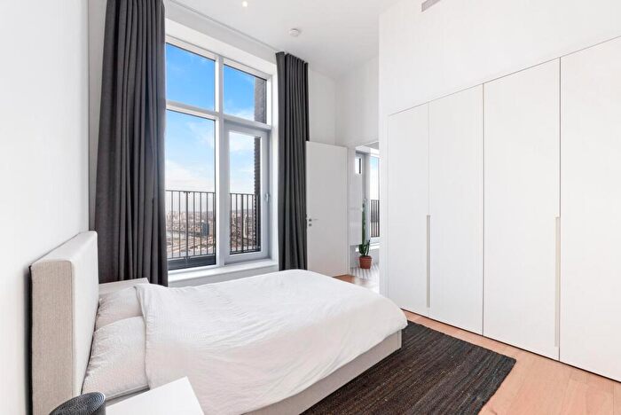 2 Bedroom Apartment For Sale In Serapis House, Goodluck Hope Walk, E14