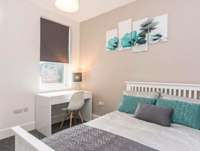 6 Bedroom Detached House To Rent In Harlaxton Drive, Lenton, NG7