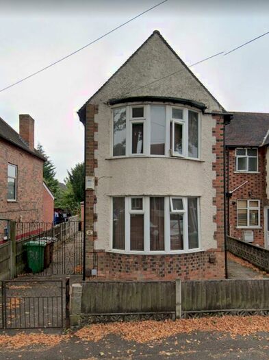 3 Bedroom House Of Multiple Occupation To Rent In Ringwood Crescent, Nottingham, NG8