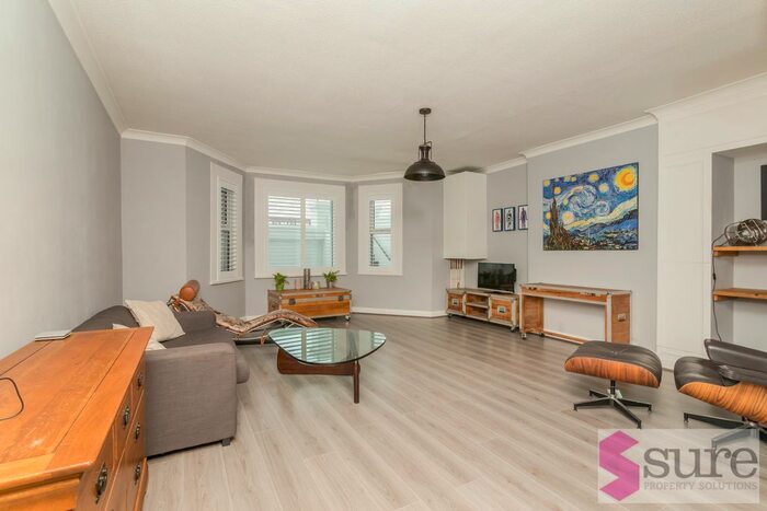 1 Bedroom Flat To Rent In Kingsway, Hove, BN3