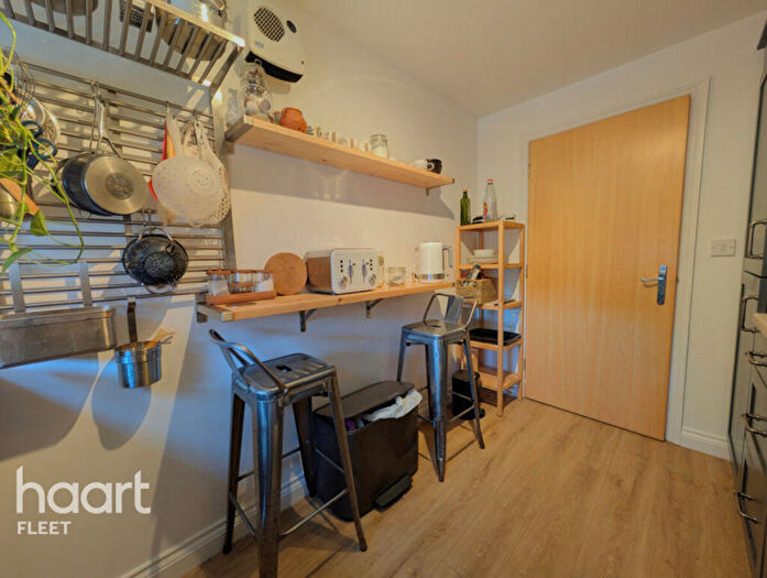 2 Bedroom Flat To Rent In Worcester Court, Fleet, GU51