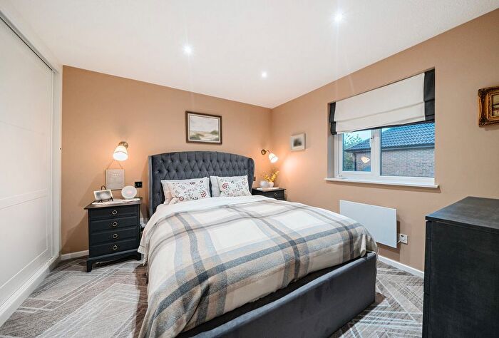 1 Bedroom End Of Terrace House For Sale In Clarence Way, Horley, Surrey, RH6