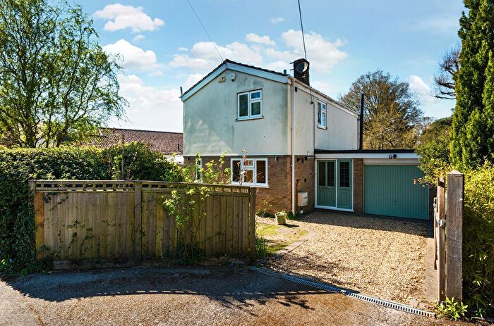 3 Bedroom Detached House For Sale In School Road, West Wellow, Romsey, Hampshire, SO51