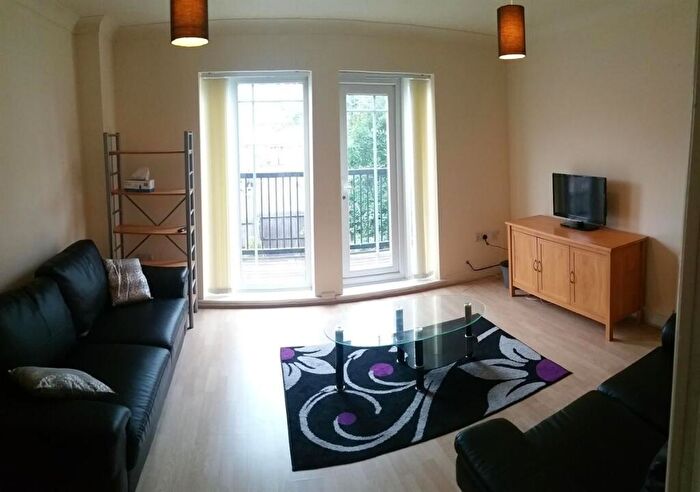 3 Bedroom House To Rent In Chorlton Road, Manchester, M15