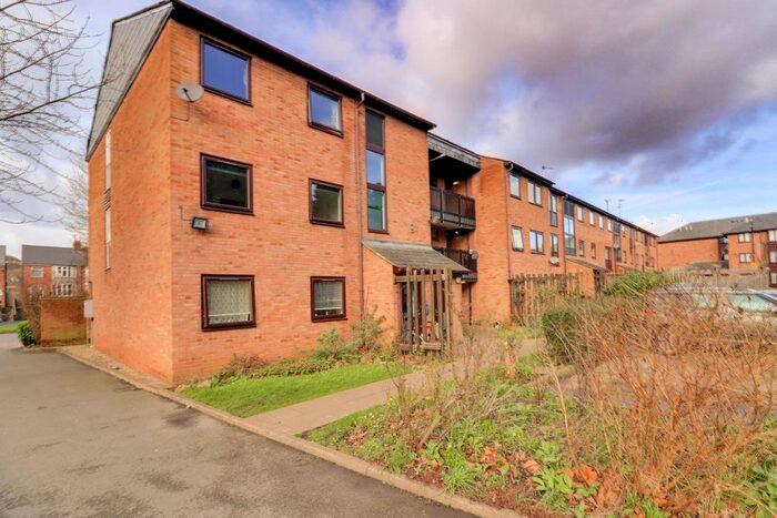 2 Bedroom Flat To Rent In Blackbird Road, Leicester, LE4